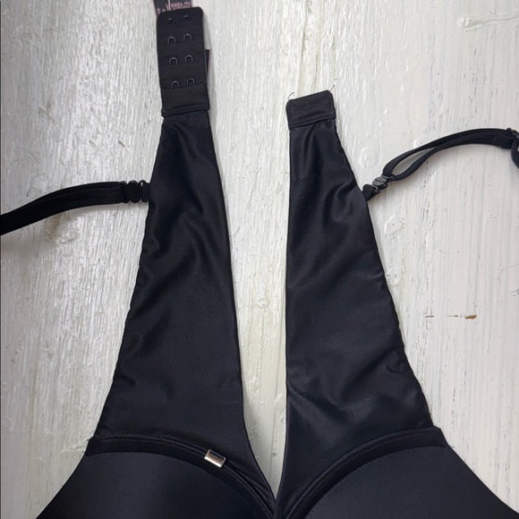 Victoria's Secret Sleek Black Very Sexy Push-Up Bra - Picture 10 of 12